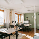 Das gute Coworking Büro in der Guten Stube Andelsbuch. Foto von Pia Pia Pia Berchtold.