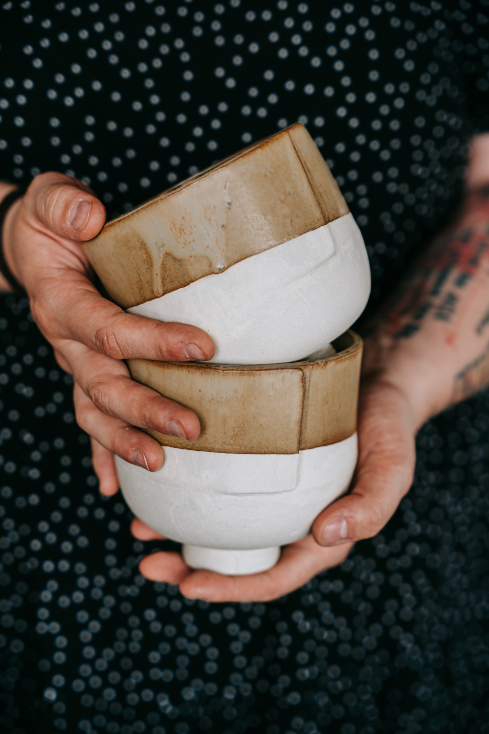 Keramik glasieren in der Guten Stube Andelsbuch. Glasur-Workshop Fotos von Pia Pia Pia Berchtold.